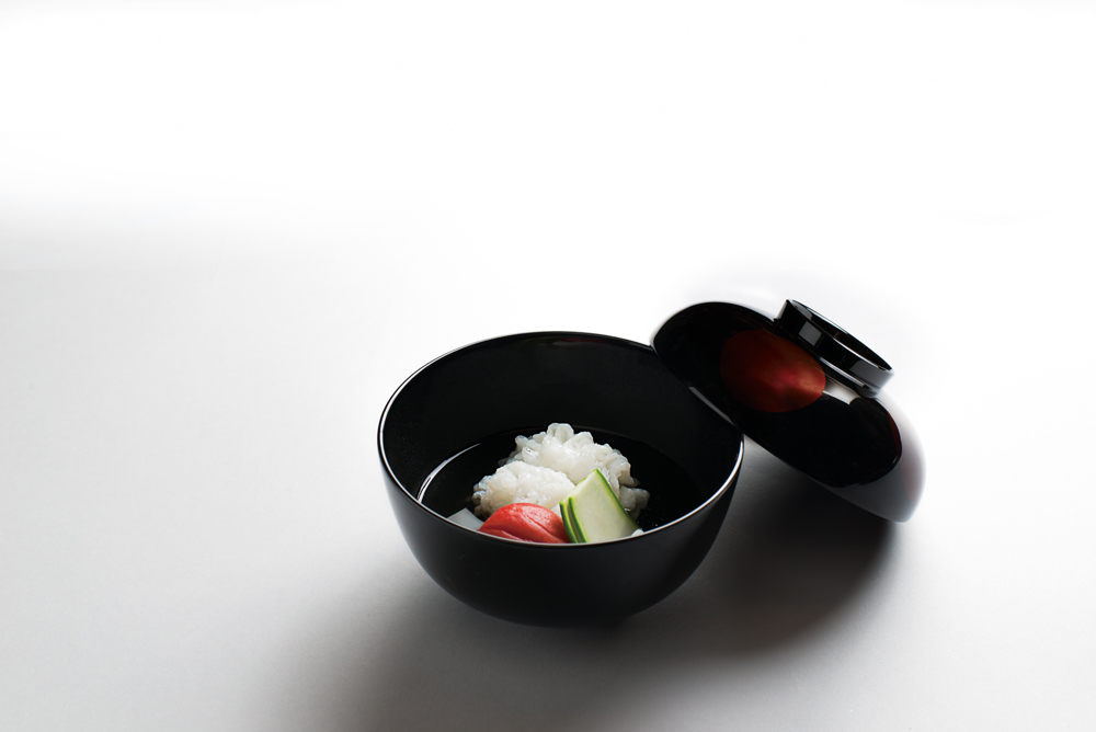 バラ散し寿司(花百合根、海老、煮穴子、さや、木の芽、干瓢、冬菇旨煮、酢蓮根、イクラ)