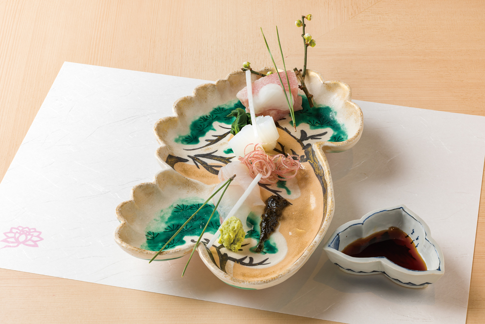 桜鯛潮碗( 焼き目豆腐、椎茸、春菊、 針葱、木の芽)
